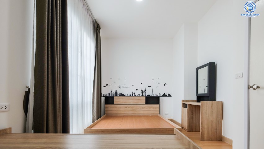 ทาวน์เฮ้าส์มือสองย่านนนทบุรี โครงการ คาซ่าซิตี้ ราชพฤกษ์-พระราม5 บ้านสวยพร้อมอยู่  เนื้อที่ 18.50 ตร.ว. ฟังก์ชัน 3 ห้องนอน 2 ห้องน้ำ *แถมเฟอร์นิเจอร์ให้ทั้งหลัง* พร้อมบิวท์อินห้องครัว บนทำเลที่เชื่อมต่อถนน รัตนาธิเบศร์, ราชพฤกษ์, นครอินทร์ เข้าเมืองสะดวก ใกล้รถไฟฟ้า สถานี "บางพลู"…